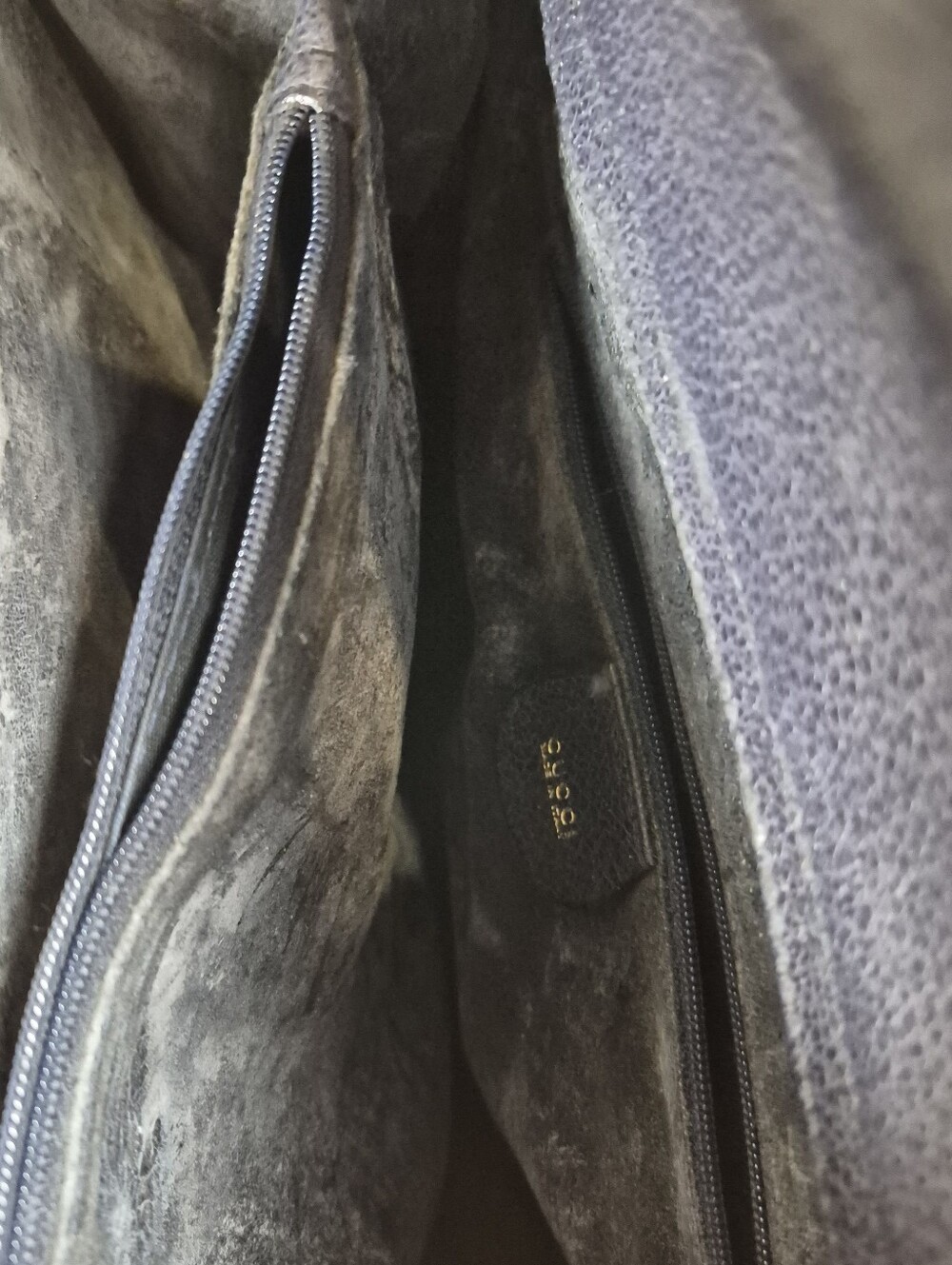 Vintage Gucci Diana (Sticky, Peeling, Dirty Inside) - Picture 14 of 15